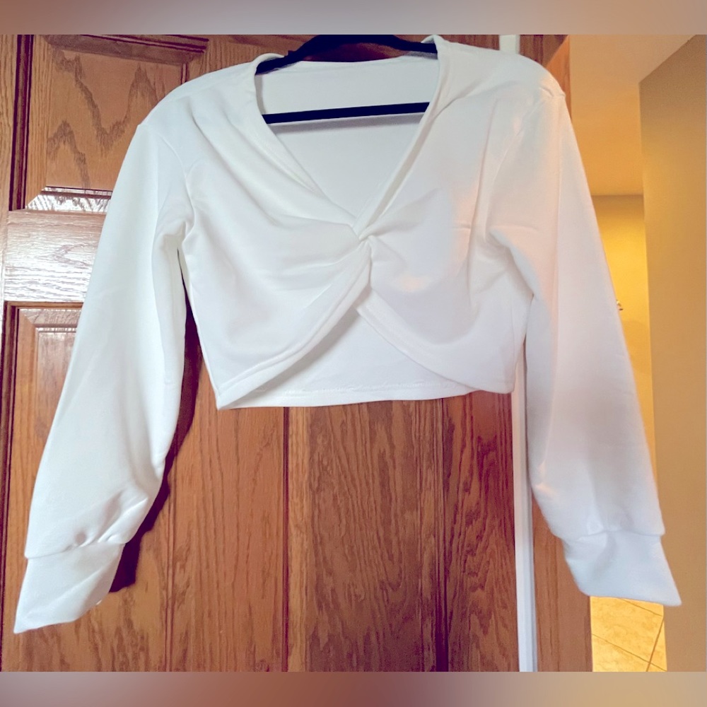 NWOT - White Criss Cross Top Size Small